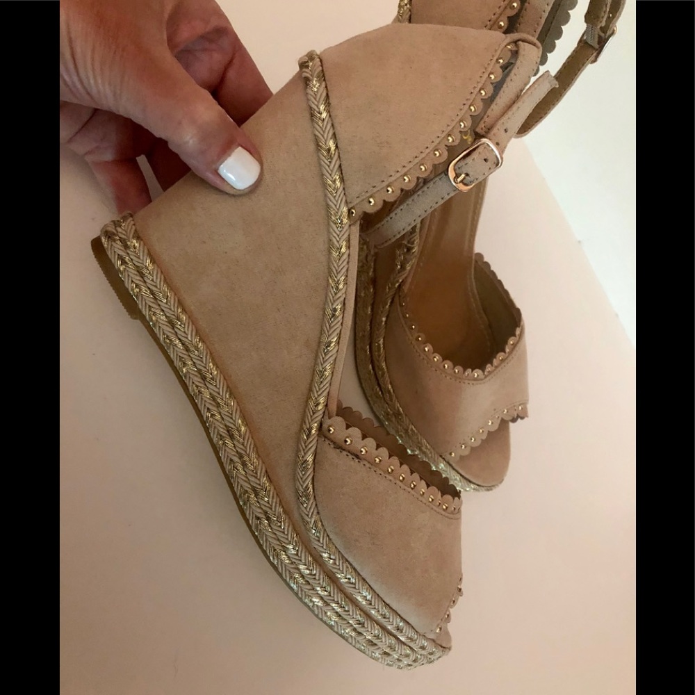 Bamboo Nude wedges with rose gold details